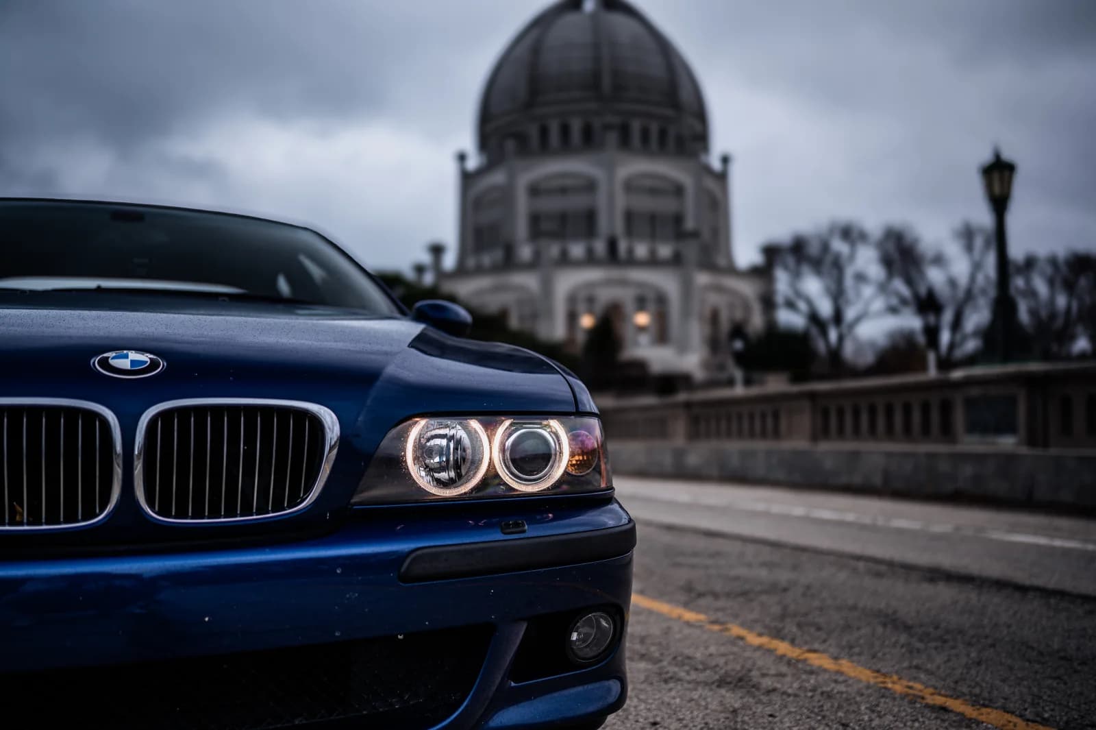 BMW E39 M5 headlight detail