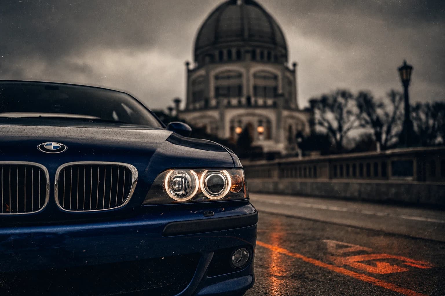 Le Mans Blue BMW E39 M5 front detail