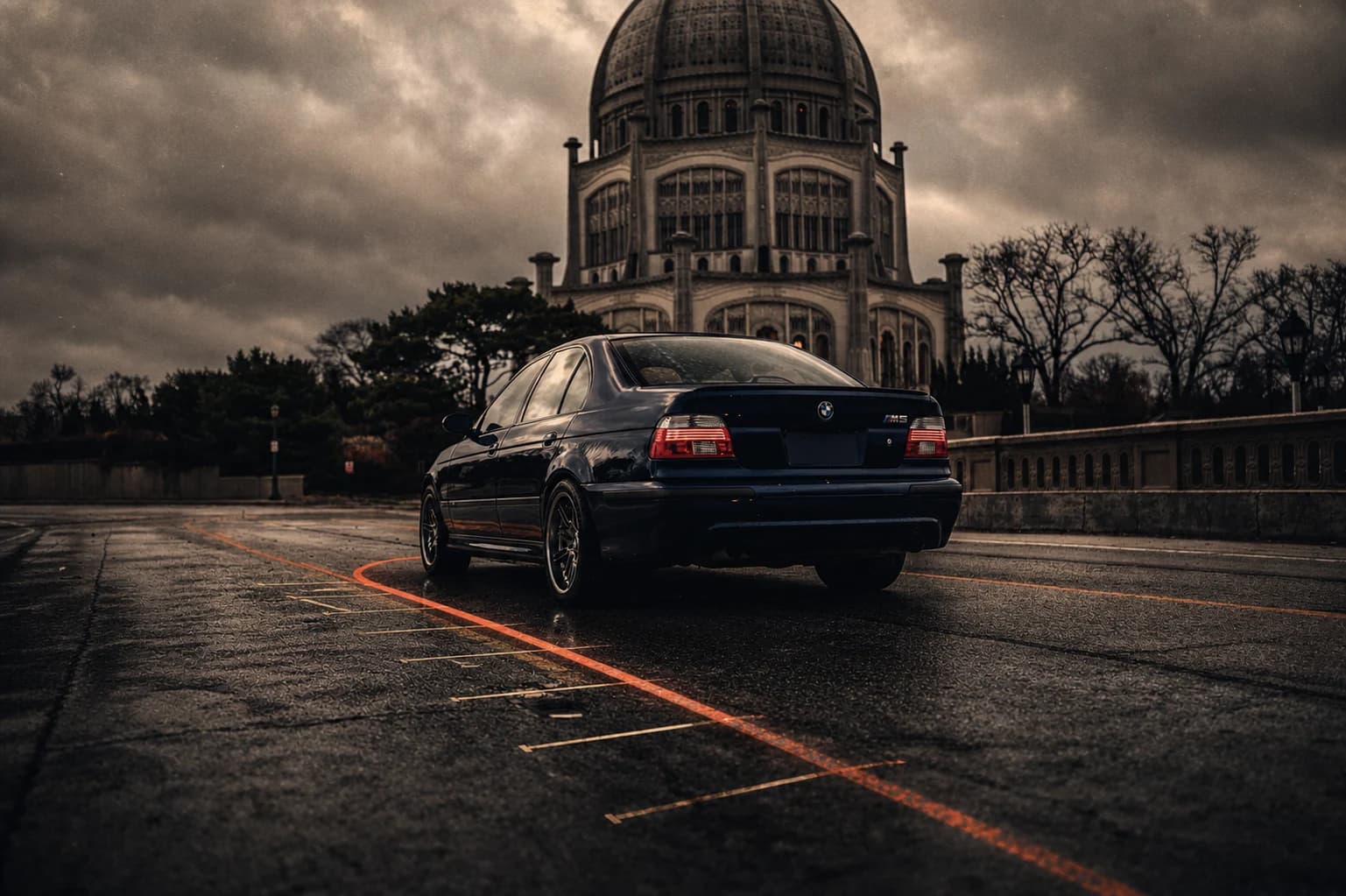Le Mans Blue BMW E39 M5 rear three-quarter view